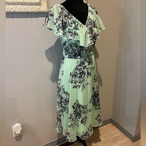 ELLE light weight very flowy dress